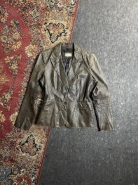 Casualwomen women’s genuine Leather jacket