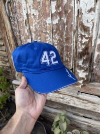 •MLB Seattle Mariners cap Robinson's number 42