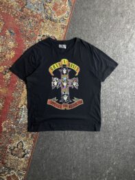 •Guns N' Roses T-shirt